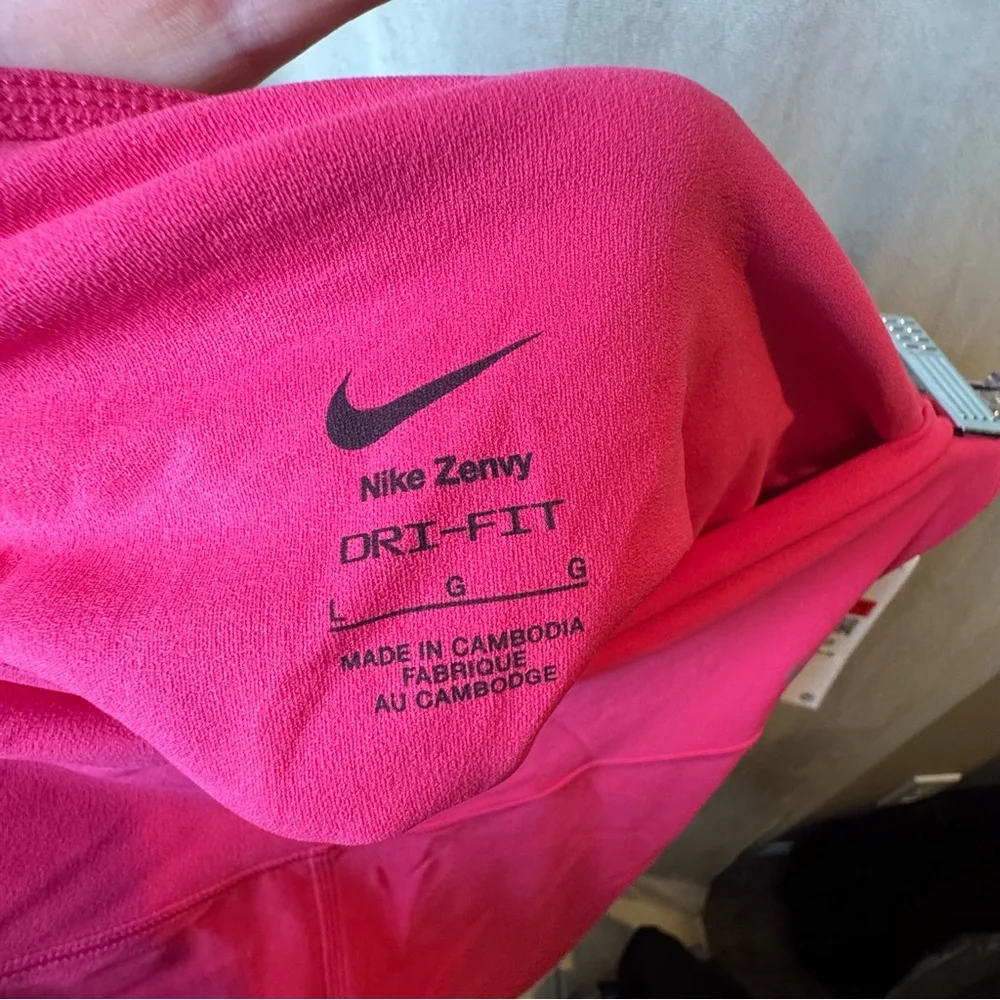 Nike Women's Zenvy 8